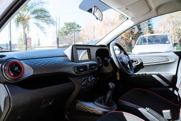 2023-Hyundai-Grand-i10-10-Motion image:12