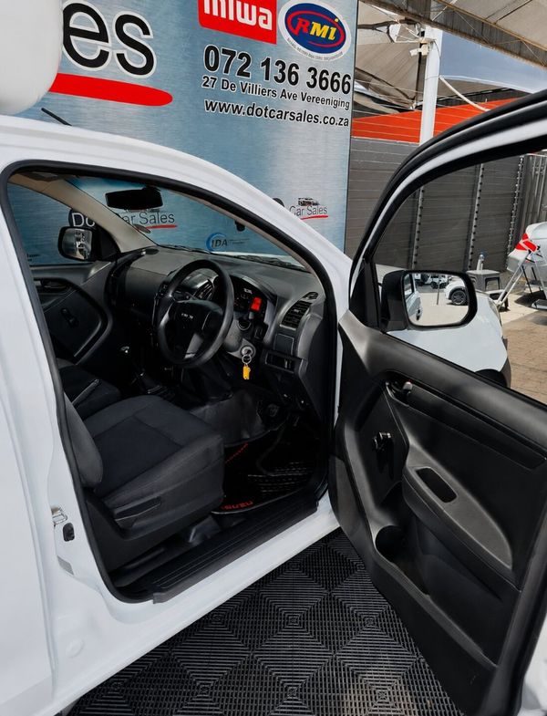 2025-Isuzu-D-Max-250C-Fleetside-Single-Cab image:4