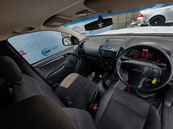 2025-Isuzu-D-Max-250C-Fleetside-Single-Cab image:7