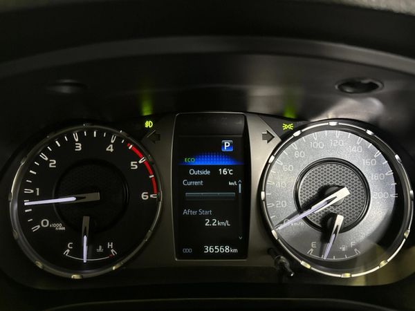 2023-Toyota-Hilux-24-GD-6-Raised-Body-Raider-Auto-Double-Cab image:2