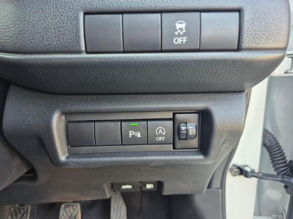 2026-Suzuki-Swift-12-GL image:13