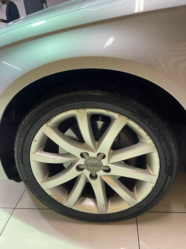 2013-Audi-A4-20T-SE-Auto image:9