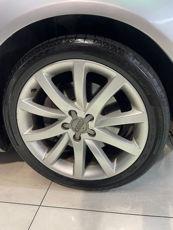 2013-Audi-A4-20T-SE-Auto image:11