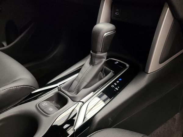 2026-Toyota-Corolla-Cross-18-XS-Hybrid image:8