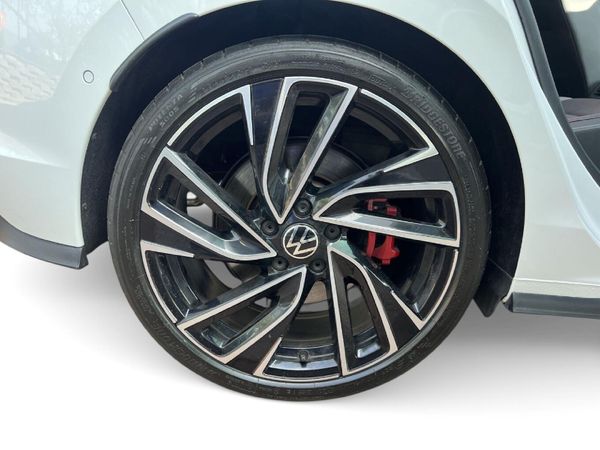 2023-Volkswagen-Golf-8-GTI-20-TSI-Auto image:15