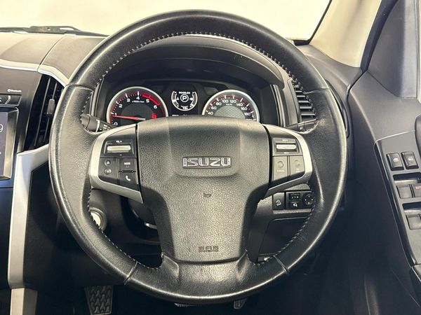 2020-Isuzu-D-Max-300-LX-Auto-Double-Cab image:11