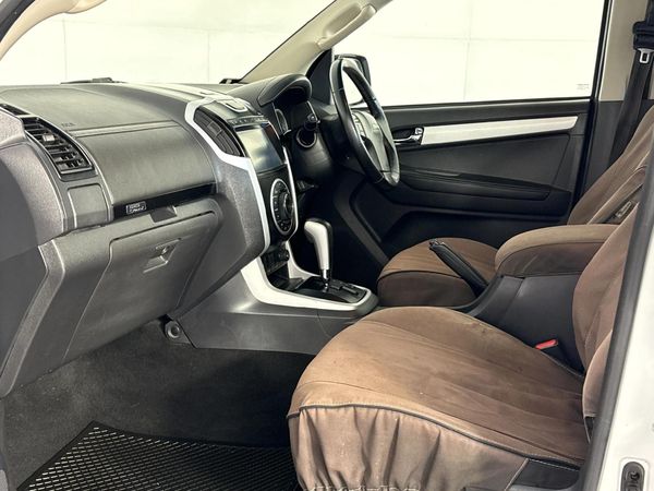 2020-Isuzu-D-Max-300-LX-Auto-Double-Cab image:8