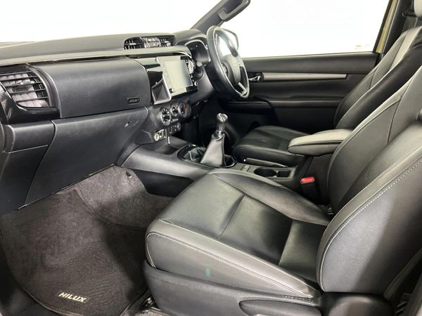 2022-Toyota-Hilux-28-GD-6-Raised-Body-Legend-Extended-Cab image:6