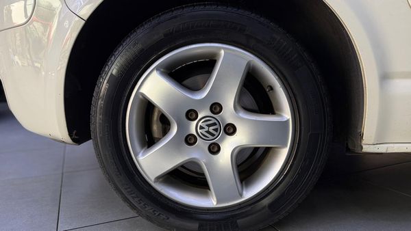 2005-Volkswagen-Caravelle-T5-25-TDI-4Motion-128kW image:22