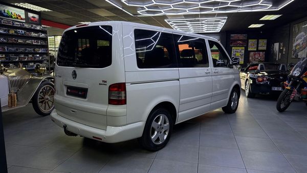 2005-Volkswagen-Caravelle-T5-25-TDI-4Motion-128kW image:3