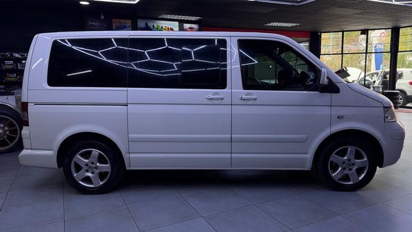 2005-Volkswagen-Caravelle-T5-25-TDI-4Motion-128kW image:7
