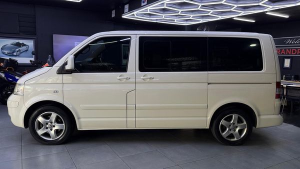 2005-Volkswagen-Caravelle-T5-25-TDI-4Motion-128kW image:8
