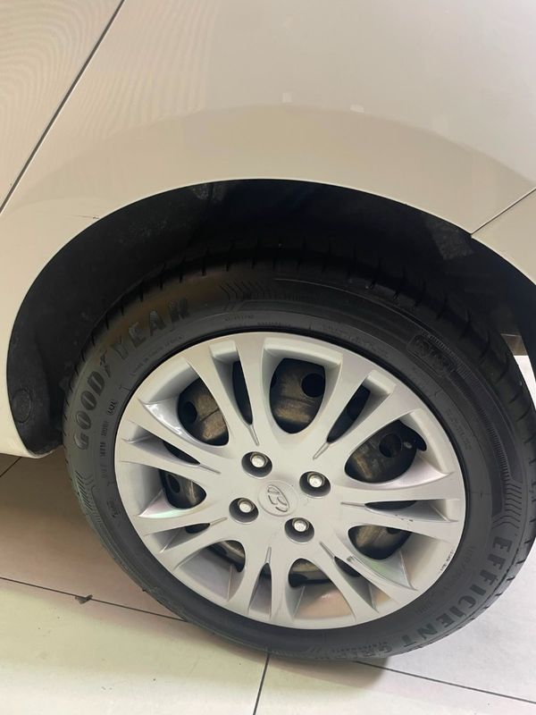 2012-Hyundai-i20-14 image:10