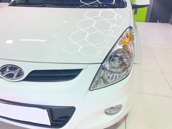2012-Hyundai-i20-14 image:19