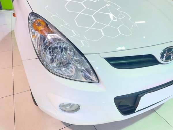 2012-Hyundai-i20-14 image:20