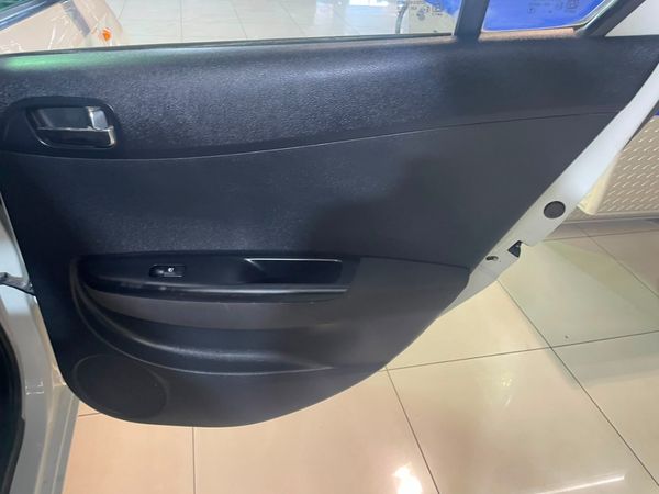 2012-Hyundai-i20-14 image:30