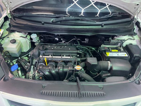 2012-Hyundai-i20-14 image:33