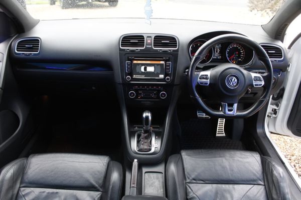 2012-Volkswagen-Golf-VI-GTI-20-TSI-Auto image:9
