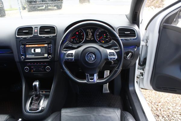 2012-Volkswagen-Golf-VI-GTI-20-TSI-Auto image:10