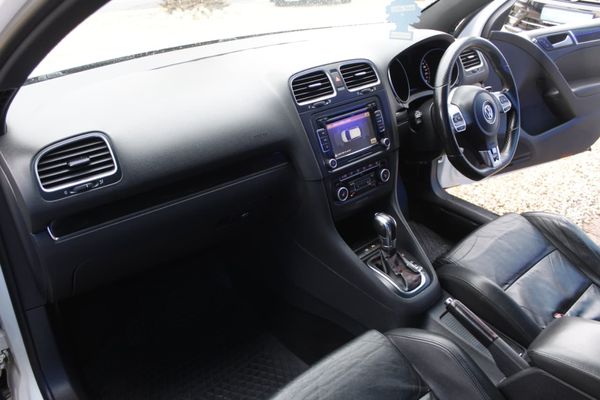 2012-Volkswagen-Golf-VI-GTI-20-TSI-Auto image:13