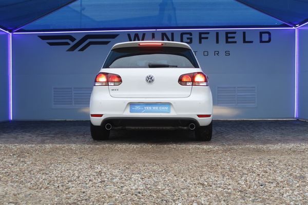 2012-Volkswagen-Golf-VI-GTI-20-TSI-Auto image:4