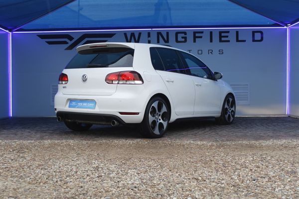 2012-Volkswagen-Golf-VI-GTI-20-TSI-Auto image:5