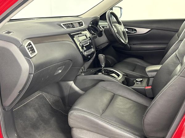 2015-Nissan-X-Trail-25-SE-4x4-Auto image:7