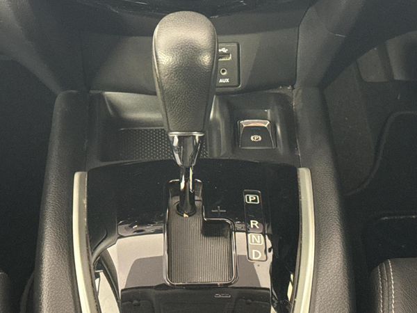 2015-Nissan-X-Trail-25-SE-4x4-Auto image:8