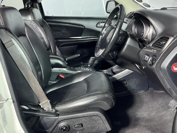 2015-Dodge-Journey-36-V6-Crossroad image:9