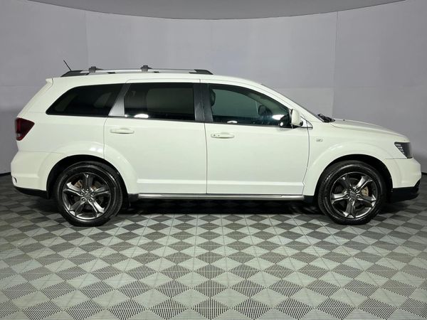 2015-Dodge-Journey-36-V6-Crossroad image:16