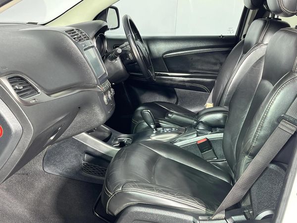 2015-Dodge-Journey-36-V6-Crossroad image:8
