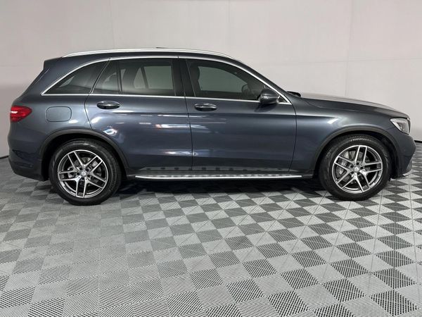 2016-Mercedes-Benz-GLC-300-AMG image:18