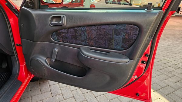 1999-Toyota-Corolla-160i-GLE-Auto image:30