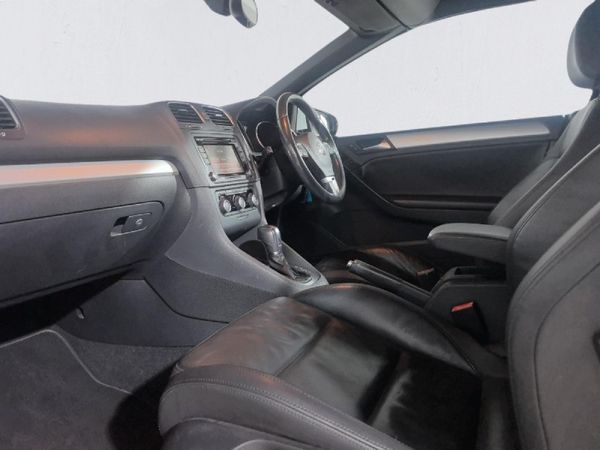 2012-Volkswagen-Golf-VI-14-TSI-Auto-Cabrio-Comfortline image:12