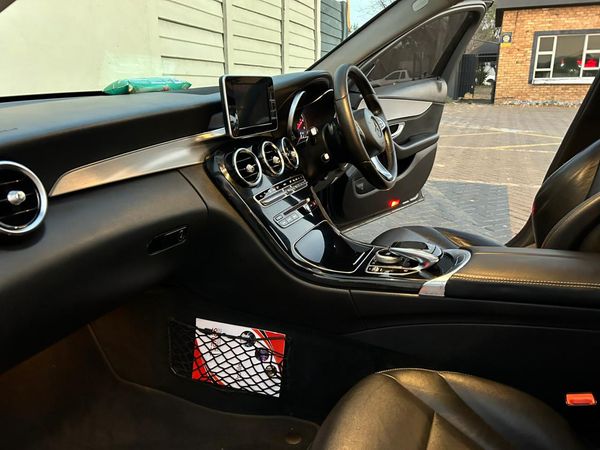 2015-Mercedes-Benz-C-Class-C-220-Bluetec-Exclusive-Auto image:9