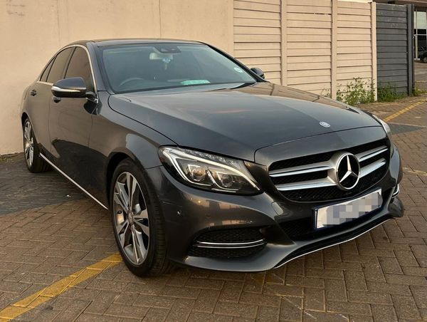 2015-Mercedes-Benz-C-Class-C-220-Bluetec-Exclusive-Auto image:1