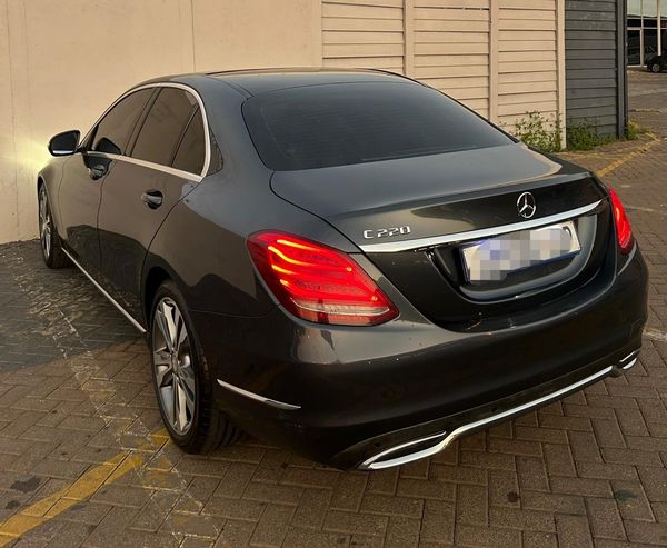 2015-Mercedes-Benz-C-Class-C-220-Bluetec-Exclusive-Auto image:2