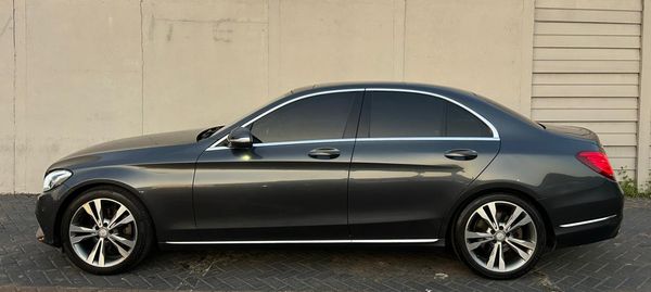 2015-Mercedes-Benz-C-Class-C-220-Bluetec-Exclusive-Auto image:6