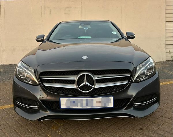 2015-Mercedes-Benz-C-Class-C-220-Bluetec-Exclusive-Auto image:7