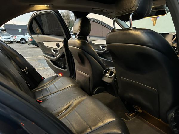 2015-Mercedes-Benz-C-Class-C-220-Bluetec-Exclusive-Auto image:8