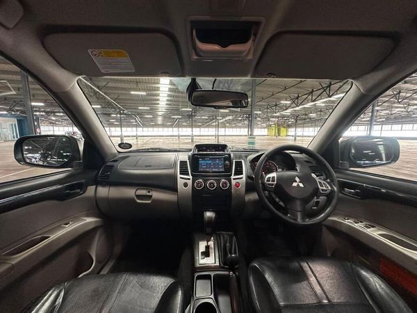 2016-Mitsubishi-Pajero-Sport-25D-4x4-Auto image:10
