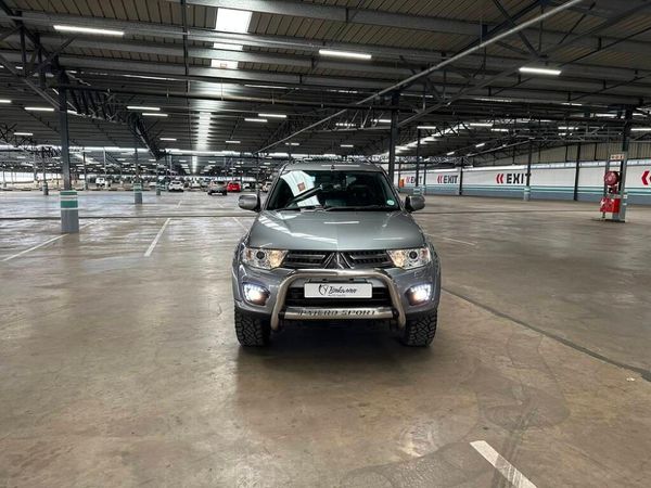 2016-Mitsubishi-Pajero-Sport-25D-4x4-Auto image:1