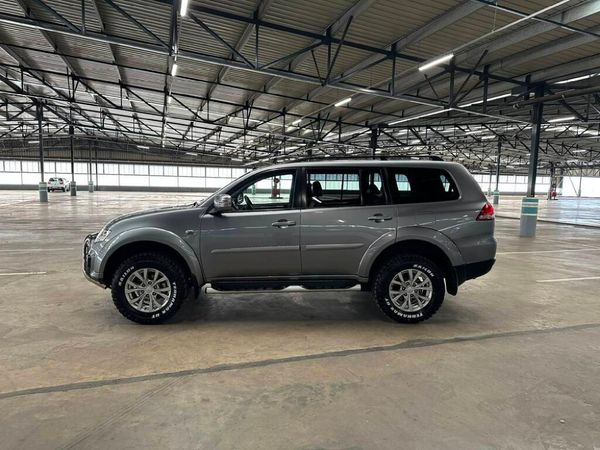 2016-Mitsubishi-Pajero-Sport-25D-4x4-Auto image:3