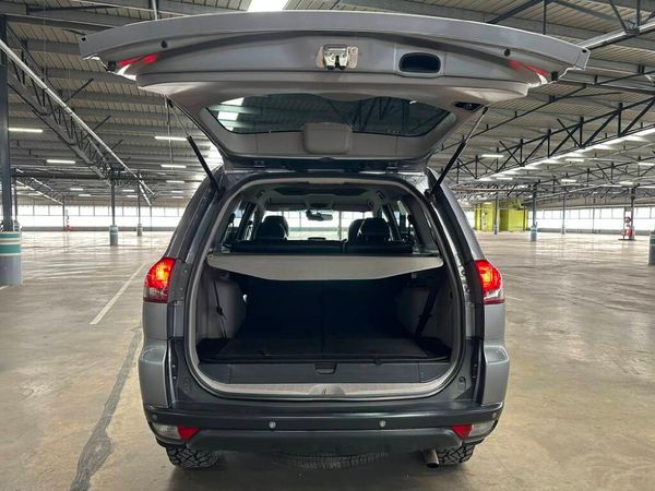 2016-Mitsubishi-Pajero-Sport-25D-4x4-Auto image:7