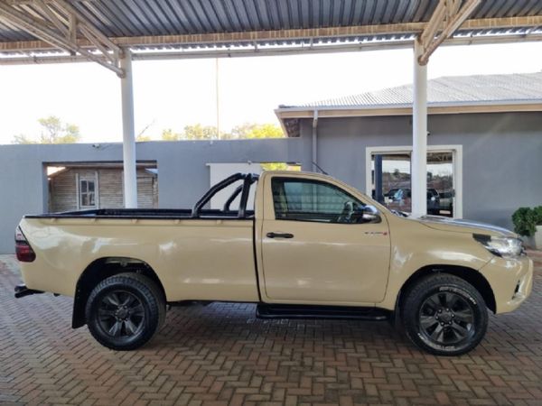 2018-Toyota-Hilux-24-GD-6-SRX-4x4-Single-Cab image:1