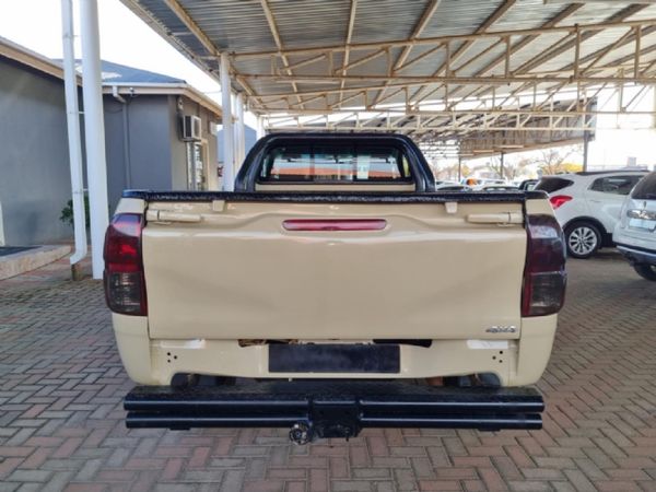 2018-Toyota-Hilux-24-GD-6-SRX-4x4-Single-Cab image:3