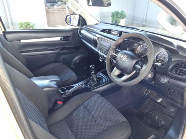 2018-Toyota-Hilux-24-GD-6-SRX-4x4-Single-Cab image:8