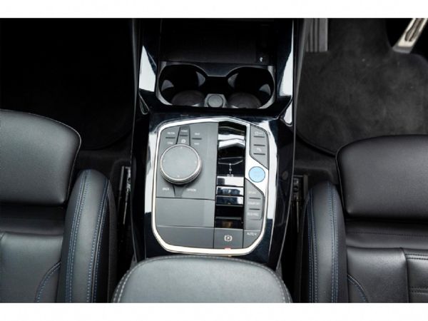 2024-BMW-iX3-M-Sport image:10