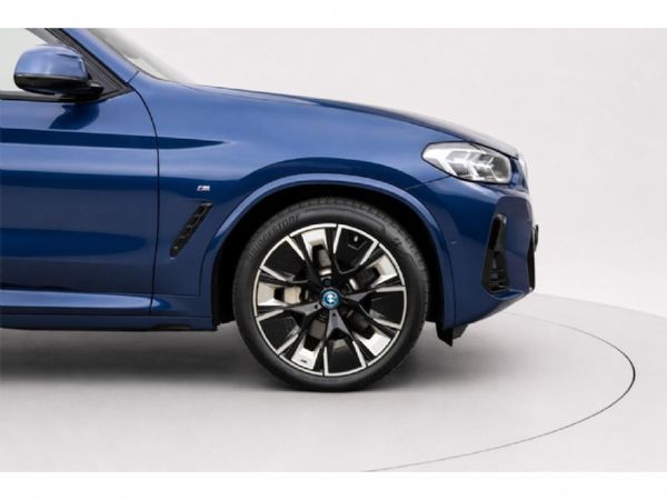 2024-BMW-iX3-M-Sport image:4