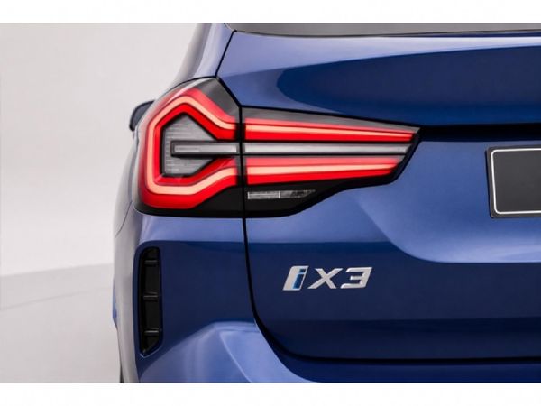 2024-BMW-iX3-M-Sport image:5